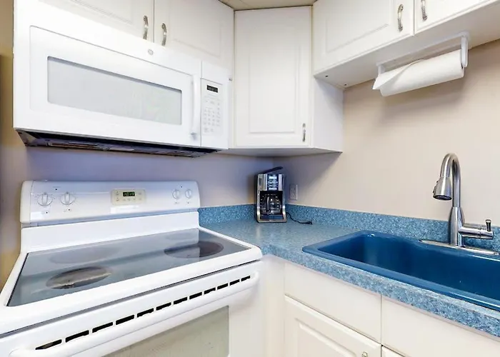 Oceanfront Ground-floor With Patio Fast Wifi Ac & Washer & Dryer Holiday home *
