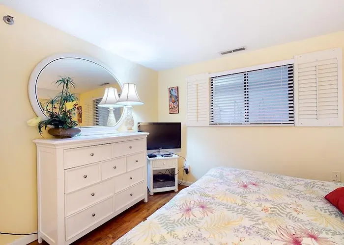 Oceanfront Ground-floor With Patio Fast Wifi Ac & Washer & Dryer Holiday home